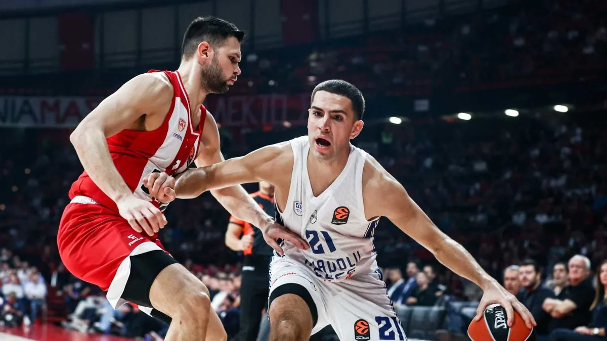 Anadolu Efes, ABD’li uzun forvet Cole Swider ile yollarını ayırdı Anadolu Efes, ABD’li uzun forvet Cole Swider ile yollarını ayırdı
