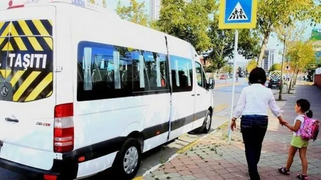 SON DAKİKA… Okul servisi ve toplu taşıma araçları için yeni dönem! Bugünden itibaren başlıyor: Hepsi zorunlu olacak!