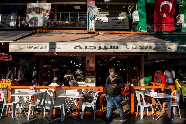 Valilik uyarmıştı... İstanbul'da hala birçok tabela Arapça