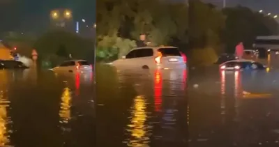 Tunç Soyer vaatlerini unuttu: Şimdi de İzmir’i su bastı! Yollar göle döndü araçlar sürükledi…