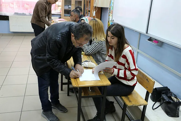 Türkiye sandık başında! 57 milyon seçmen tercihini yapıyor