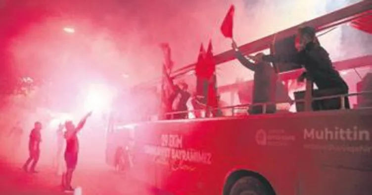 Otobüslerle mobil konser