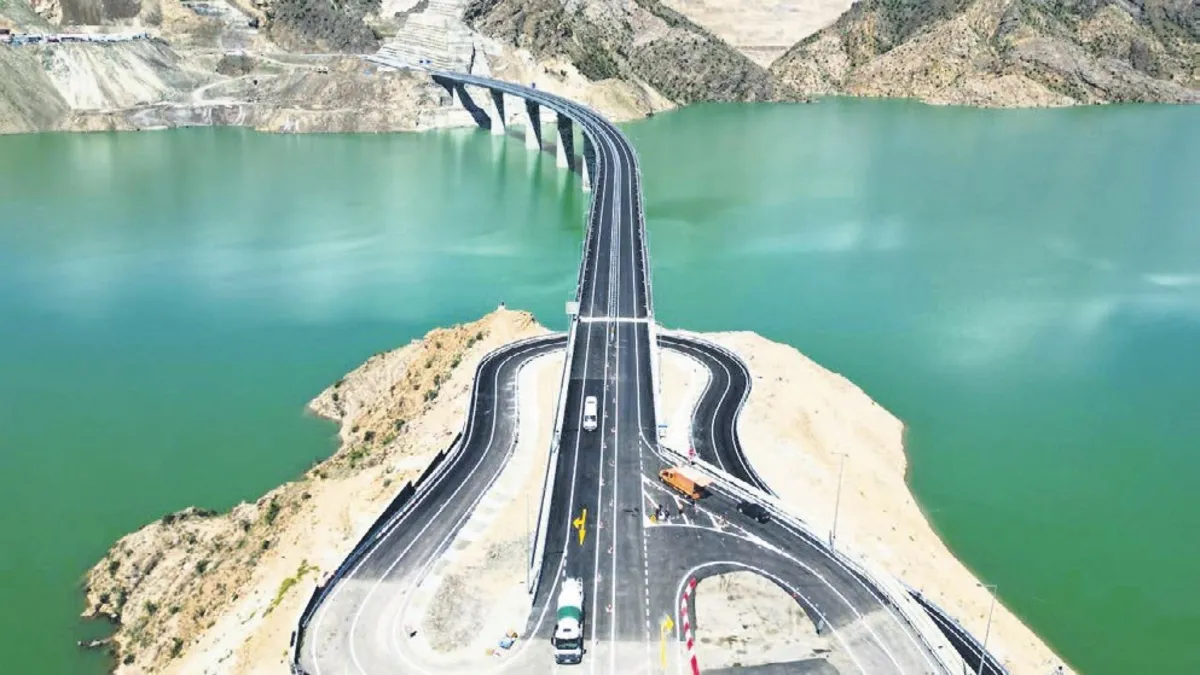 Yusufeli viyadüğü ulaşıma nefes aldırdı