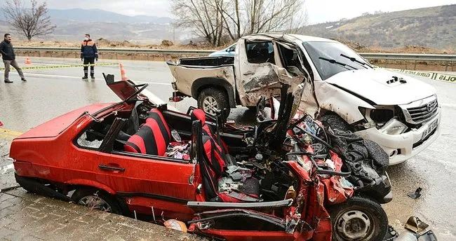 Tunceli De Feci Kaza 2 Olu 1 Yarali Son Dakika Haberler