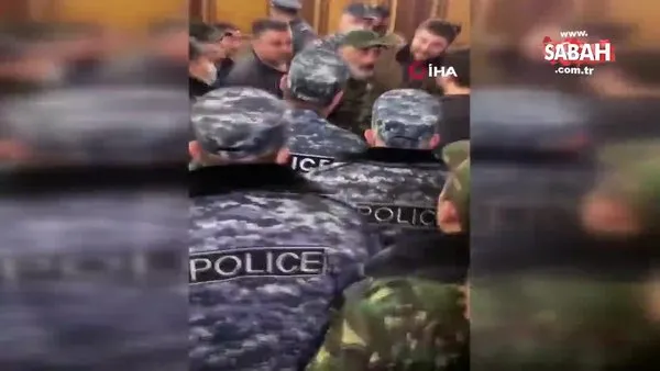 Son dakika! Teslim olan Ermenistan karıştı! Hükümet binasına baskın | Video