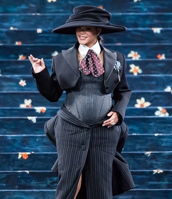 Rihanna 3. kez hamile! Met Gala’da karnı ilk kez görüntülendi...
