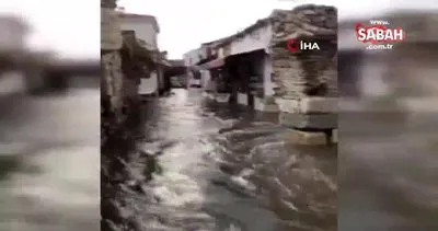 Son dakika! İzmir’de tsunamiyi çekerken babaannesini suda sürüklenirken gören gencin yaşadığı şok ve panik kamerada | Video