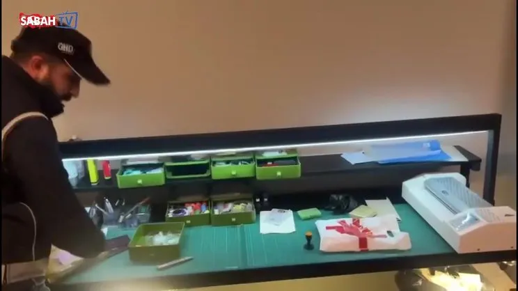 İstanbul'da sahte kimlik ve pasaport basan şebekeye baskın anı kamerada