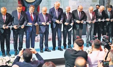 Bakan Ersoy beş camiyi ibadete açtı