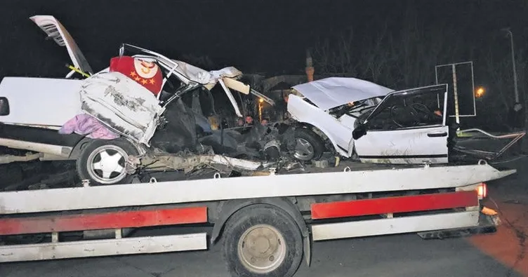 Araç ikiye bölündü : 1 ölü, 5 yaralı