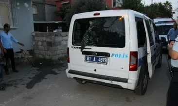 Adana’da polis aracına taşlı saldırı!