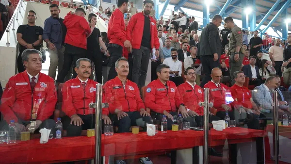 selcuk-bayraktar-sirnakta-teknofest-drone-yarislarini-izledi-1786301952863.jpg