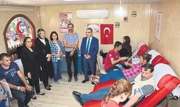 AK kadınlar kan vermek için yarıştı