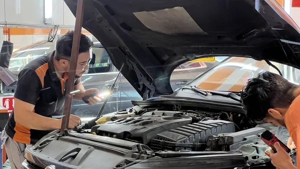 konyada-akilalmaz-olay-motor-arizasi-dedi-gercek-bambaska-cikti-dolandirilmaktan-son-anda-boyle-kurtuldu-1783157167460.jpg