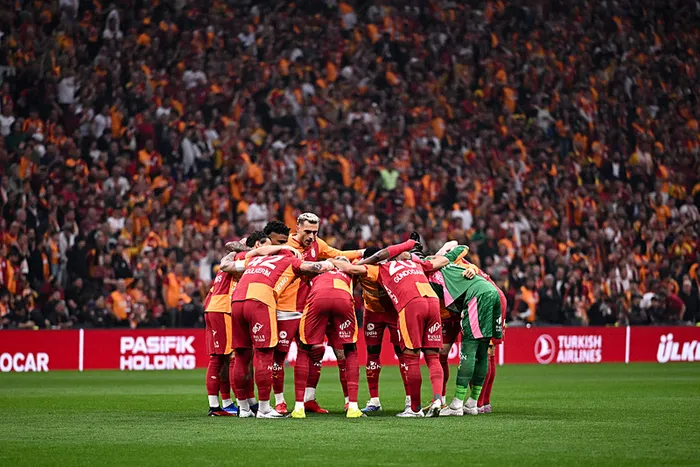 canli-super-ligde-galatasaray-antalyaspor-maci-1778347807511.jpeg