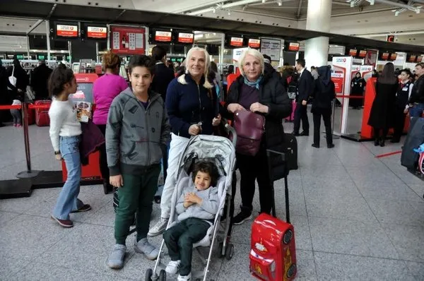 Havalimanlarında karne tatili yoğunluğu