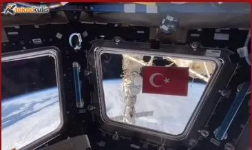 Cumhuriyetimizin 100. yılına özel Türk bayrağı uzayda dalgalandı