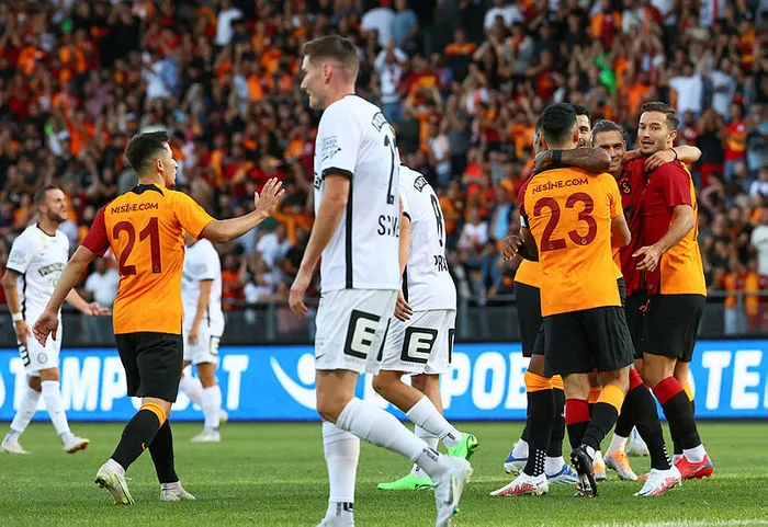 galatasaray-ilk-hazirlik-macinda-maglup-oldu-aslan-avantaji-koruyamadi-1657395835813.jpg