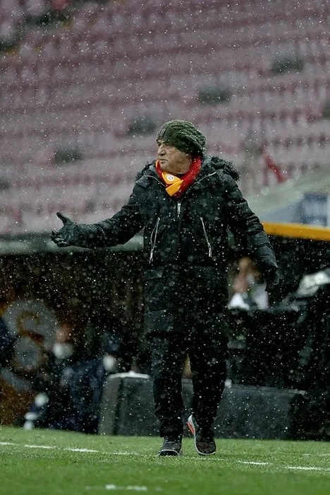 Son dakika: Galatasaray’da büyük hata gole neden oldu!