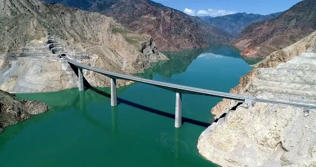 Artvin’de yakaları birbirine kavuşturan viyadükler güvenli ulaşımı sağlıyor