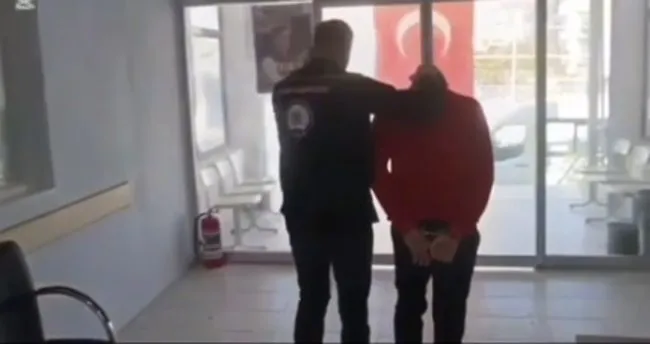 Göçmen kaçakçısı 8 düzensiz göçmenle yakalandı