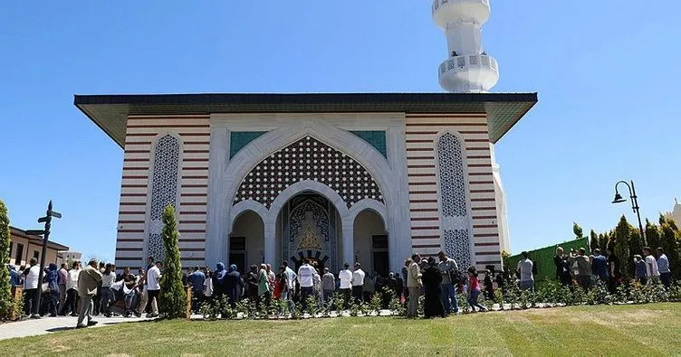 Yıldırım ailesinin yaptırdığı cami açıldı