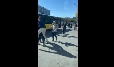 İstanbul - Sultangazi'de İETT şoförüyle yolcunun yumruklu kavgası kamerada #istanbul