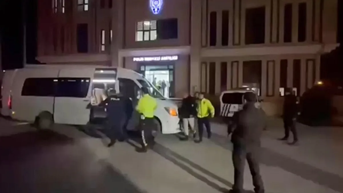 Bursa’da 14 düzensiz göçmen yakalandı Bursa’da 14 düzensiz göçmen yakalandı