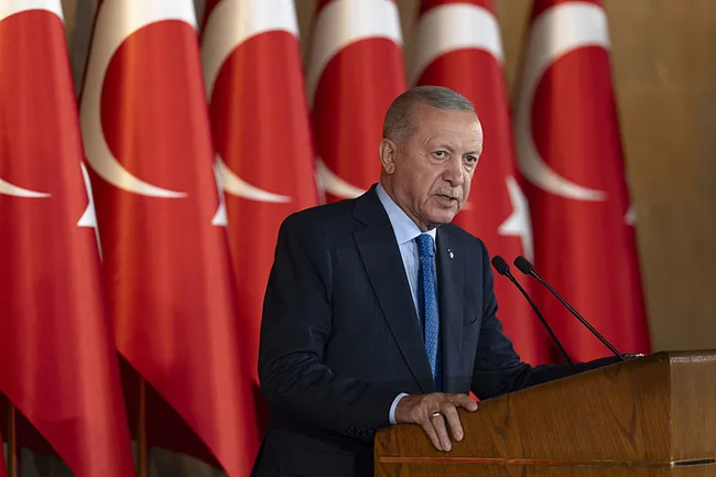 son-dakika-baskan-erdogandan-kabine-toplantisi-sonrasi-onemli-mesajlar-turkiyenin-istikbali-guvence-altindadir-1756141799187.jpeg SON DAKİKA: Başkan Erdoğan: Belediyeleri aile çiftliğine çeviren muhterisler için artık deniz bitmiştir