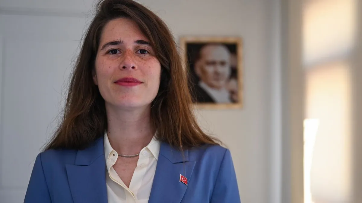 SON DAKİKA… Uyuşturucu ve fuhuş soruşturmasında yeni gelişme: Çeşme Belediye Başkanı Lal Denizli adliyede! SON DAKİKA… Uyuşturucu ve fuhuş soruşturmasında yeni gelişme: Çeşme Belediye Başkanı Lal Denizli adliyede!