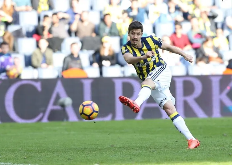 Son dakika: Beşiktaş yeni sezonun ilk bombasını Salih Uçan’la patlattı! İşte transferin detayları