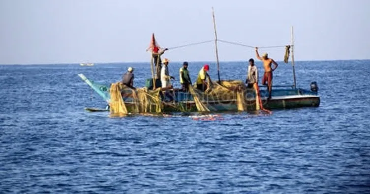 Pakistan en az 100 Hint balıkçıyı gözaltına aldı!