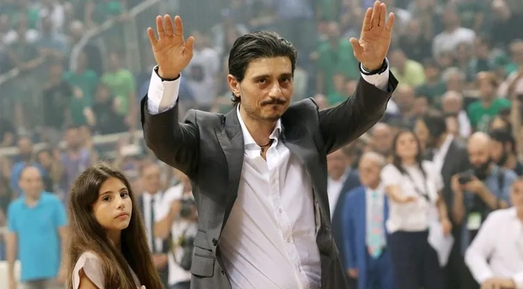 Aziz Yıldırım, Dimitris Giannakopoulos'un ağzının payını verdi