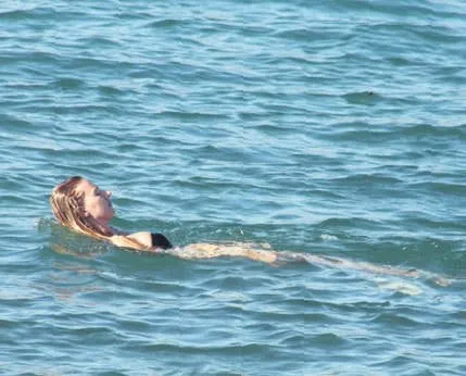Çeşme'de bir yalnız kadın