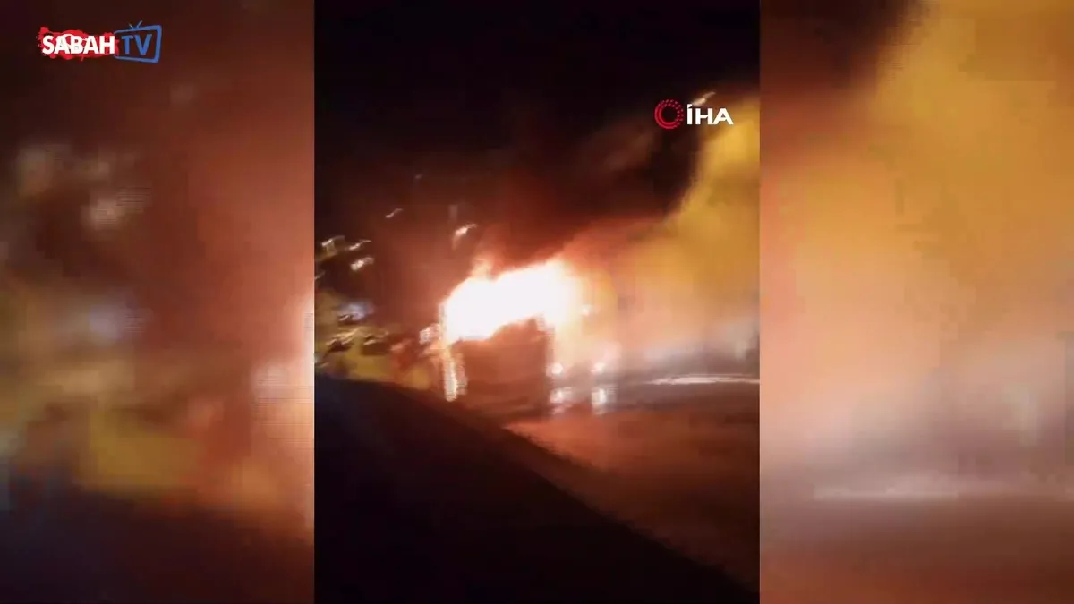 Kartal’da minibüs yangını: Peş peşe patlamalar paniğe neden oldu | Video videosunu izle Kartal’da minibüs yangını: Peş peşe patlamalar paniğe neden oldu | Video videosunu izle