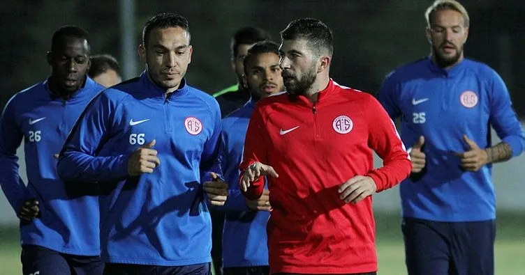 İbrahim Dağaşan, Antalyaspor’a antrenör olarak döndü