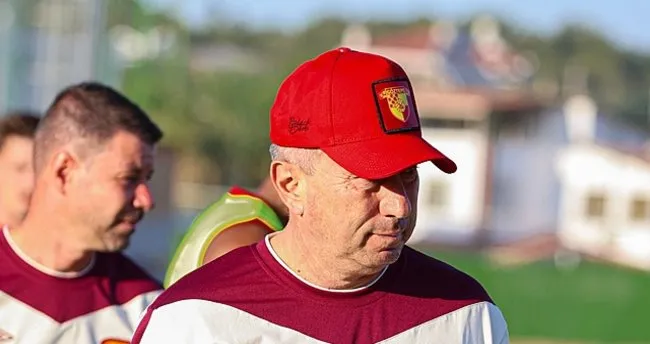 Göztepe Teknik Direktörü Stoilov: Hedefimiz genç transfer yapmak