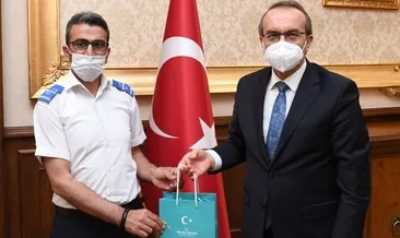 Vali Yavuz, o şoförü ödüllendirdi