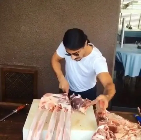 Nusret�in başı Bebek sakinleri ile derde girdi Son Nusret�in başı Bebek sakinleri ile derde girdi Son