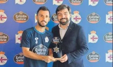 Emre Çolak Deportivo’da ayın futbolcusu seçildi
