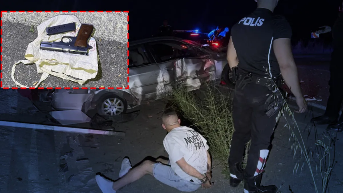 Bursa’da polisin “dur” ihtarına uymadı: 100 kilometrelik kovalamaca bariyere çarpınca bitti! Bursa’da polisin “dur” ihtarına uymadı: 100 kilometrelik kovalamaca bariyere çarpınca bitti!