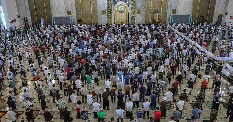 Vatandaşlar cuma namazı için camiye gidebilecek mi? İçişleri Bakanlığı cevapladı