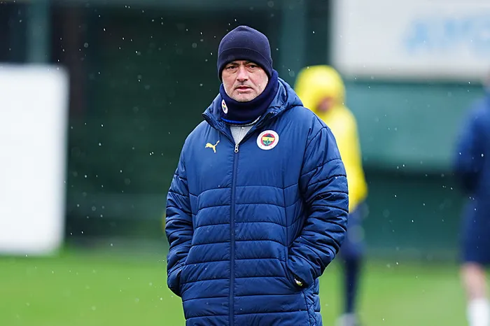 son-dakika-haberi-fenerbahcede-tanidik-senaryo-mourinhodan-ozel-dokunus-1741558893515.jpg