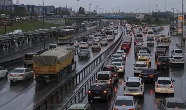 İstanbul’da yağışlı havanın etkisiyle trafik yoğunluğu yüzde 85’e çıktı