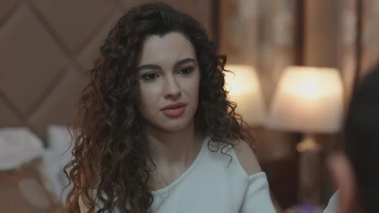 ’Bir Gece Masalı’nda Mahir’in terfisi aileyi gururlandırıyor!