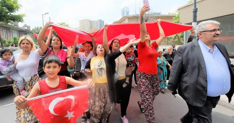 Bakan Derya Yanık Roman kadınlarla dayanışma yürüyüşü yaptı