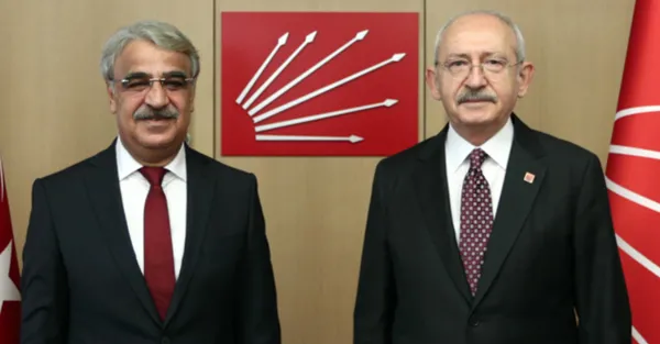 YPG elebaşı Mazlum Kobani 'Bize umut veriyorlar' diyerek CHP'yi ağırlamak istedi!