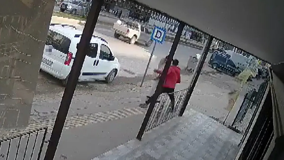 Yolda yürüyen kadın dehşeti yaşadı: Vücudunda çok sayıda kırık oluştu! Yolda yürüyen kadın dehşeti yaşadı: Vücudunda çok sayıda kırık oluştu!