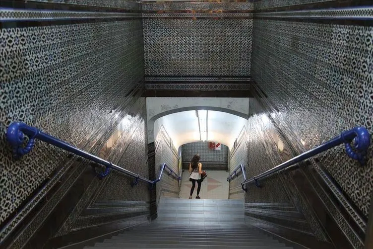 Arjantin metrolarında Endülüs Sanatı