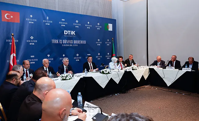 bakan-bolat-cezayirde-firmalarimizin-toplam-yatirim-tutari-6-milyar-dolari-asti-1719226004433.jpg